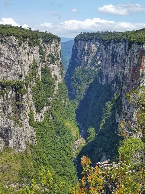 canyon itaimbezinho, em cambará do sul, nos campos de cima da serra do rs